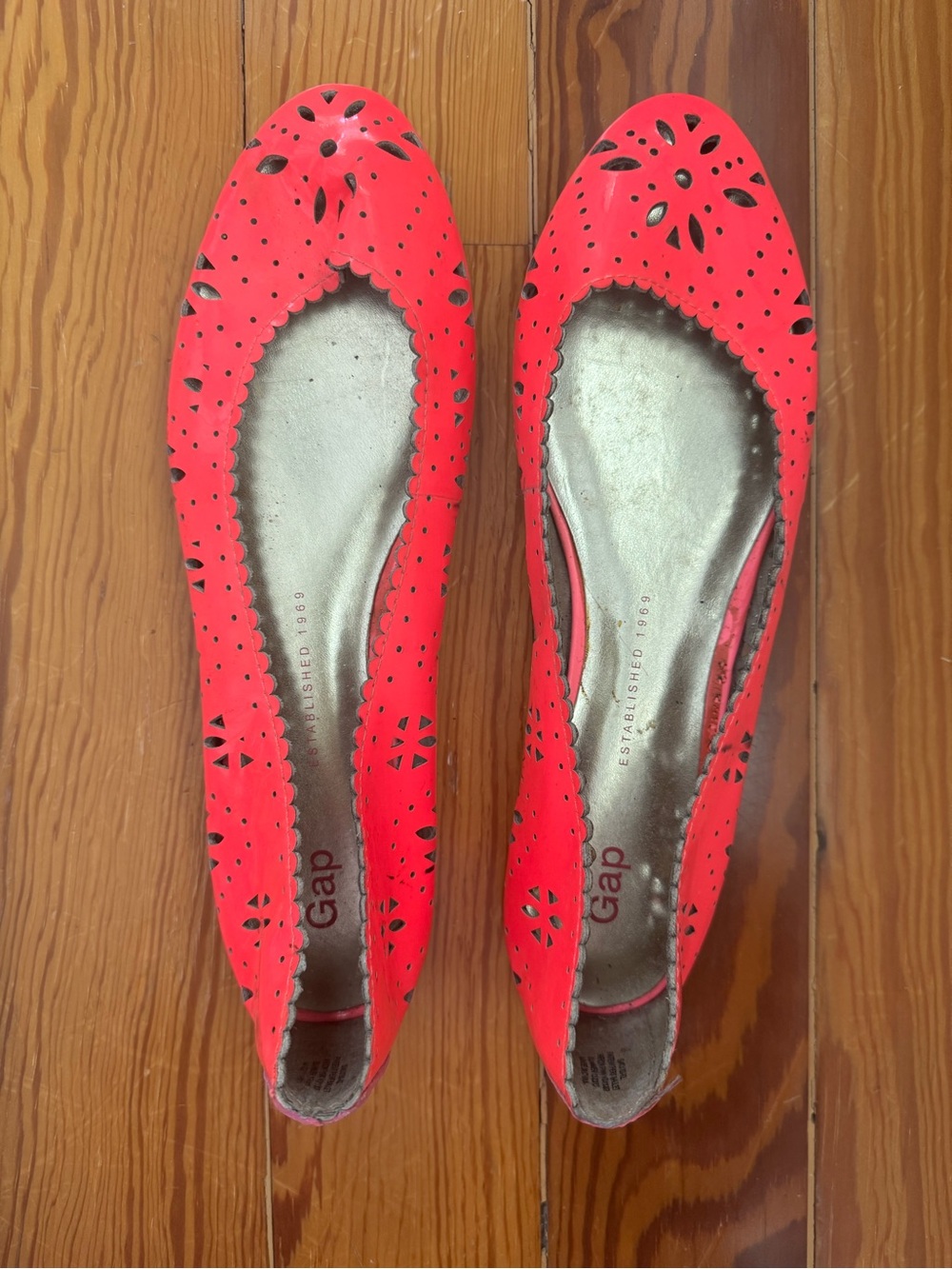 Gap Women’s Coral Perforated Ballet Flats